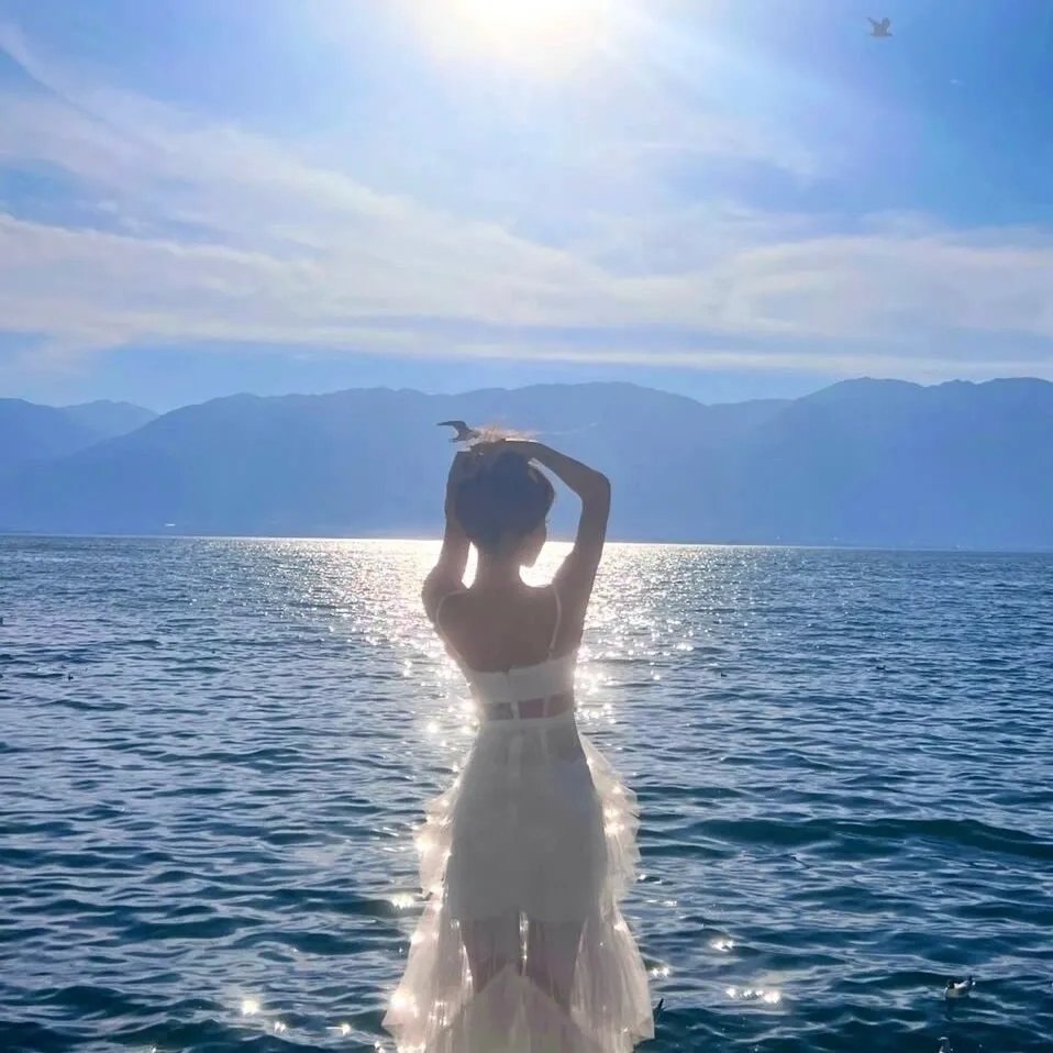 今日山水不相逢